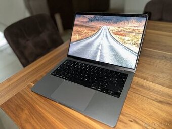 MacBook Pro 14" M1 Pro 10-core CPU
