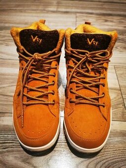 členkové tenisky, v. 42