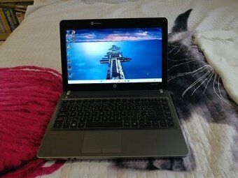 HP ProBook.  13,3".SSD 128 GB. RAM 8 GB. Baterka dobrá.