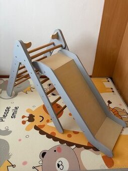 Piklerovej triangel so šmykľavkou