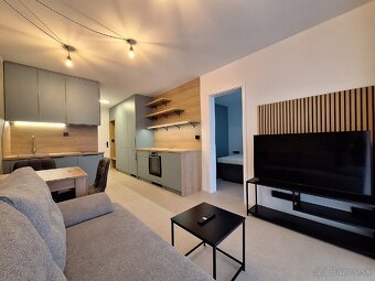 Prenájom 1,5-izb. byt , 35m2 , 2x loggia , Kysucká - TERASA