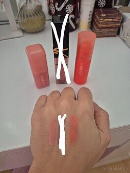 Tekuté licenky Huda Beauty a Yves Saint Laurent