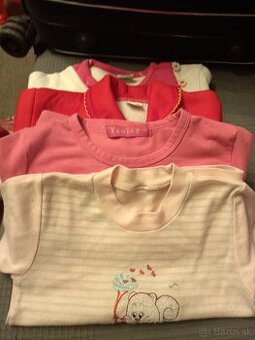 Balík oblečenia pre dievčatko