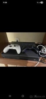 Xbox one s ovládačmi