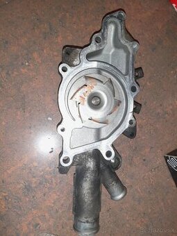 Vodné čerpadlo mercedes