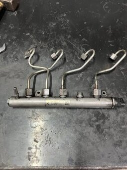 VSTREKOVACIA RAMPA 175214823R RENAULT,NISSAN,DACIA