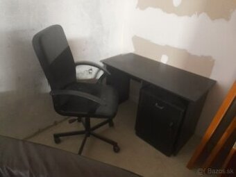 písací stol
