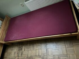 drevená posteľ 90x200 s matracom a roštom