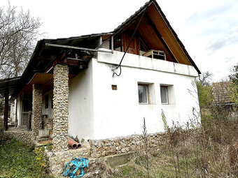 Predaj Dvoch Rodinných domov v obci Padarovce .
