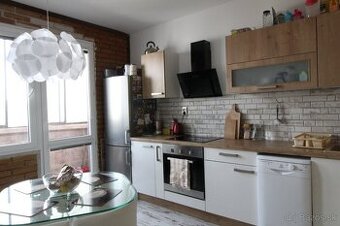 Na prenájom pekný 3-izbový byt s 3-mi spálňami, Lietavská ul