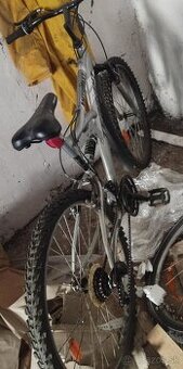 celoopružený bicykel