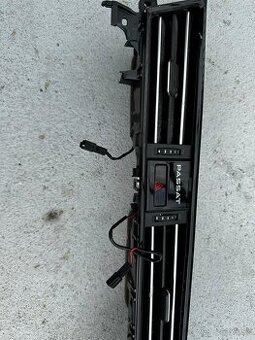 Passat B8 stredový vetrací panel