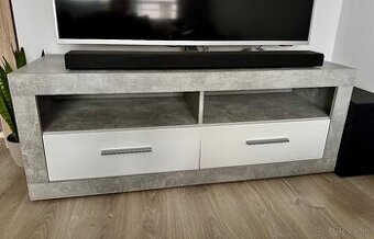 Komoda pod TV