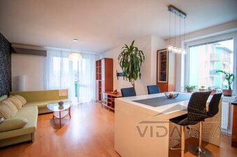 Priestranný 3-izbový byt s dvoma balkónmi v Pezinku, sídlisk