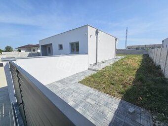 Moderná 5 izbová novostavba s pozemkom 576 m2 a parkova…