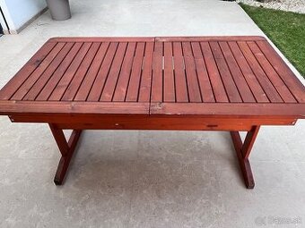 Stôl + kreslá 6 ks