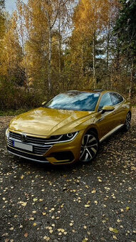 Volkswagen Arteon 2.0TDI R-Line Sedan. Matrix