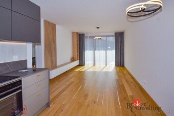 Na predaj: Moderný 2-izbový byt v srdci Bratislavy 4 poshod - 1