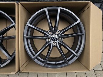 5x112 R19 VW Pretoria Passat Rline Nepoužite - 1