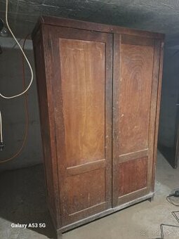 Predám drevenú skrinú