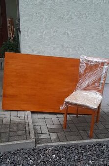 Retro stoličky a stôl