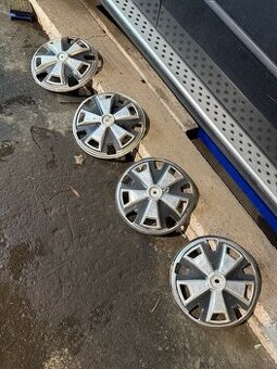 Retro puklice škoda