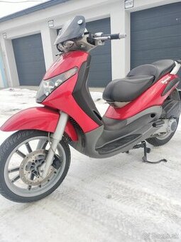 Piaggio Beverly 200