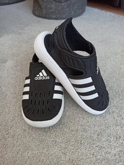 Sandálky Adidas veľ 28