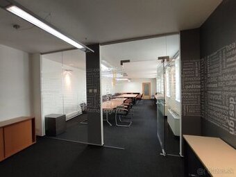 Kancelársky celok v reprezentatívnom historickom objekte v c