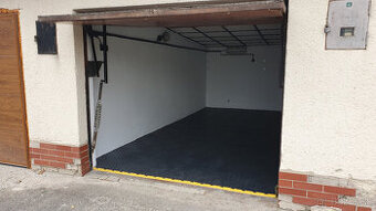 Garáž z reklamnou plochou v centre mesta Zvolen