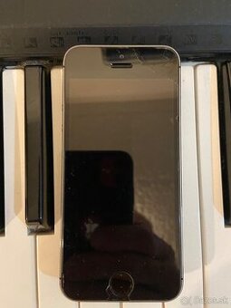 iPhone 5s 16GB plne funkčný v super stave,nedobúchaný.