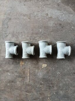 Vodoinstalacny materiál T-kus 3/4-3/4-1/2