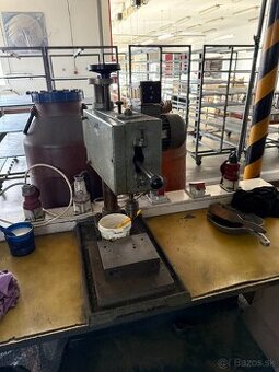 Malá stolní vrtačka – kompaktní dílenská