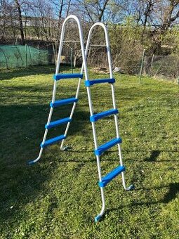 Bazénové schodíky