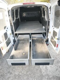 Zástavba Ford Transit Connect L2