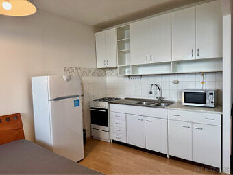 Prenájom  - Pekný veľký 1 izb. byt po rekonštrukcii