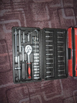 46-dilná sada klúčou