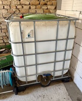 Plastová nadrž na vodu 1000l