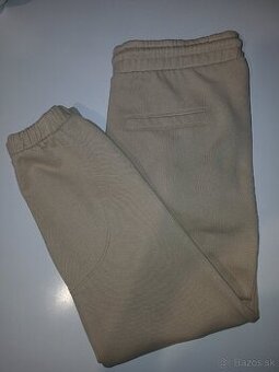 Chlapčenské béžové tepláky Reserved – veľ. 158