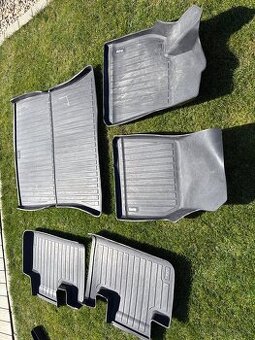 Tesla model y - zimne gumove koberceky