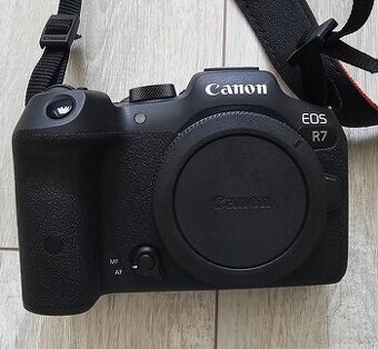 Canon EOS R7 telo