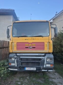 Nakladne auto Man s hydraulickou rukou