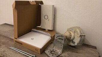 Zyxel NR7303 (5G anténa) aZyxel EX-3300 (Wi-Fi router)