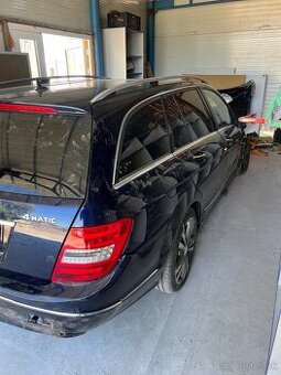 rozpredam mercedes w204 c300 2011
