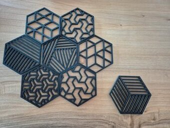 Originálne drevené podložky pod šálku/pohár - hexagon