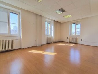 Veľkorysý administratívny priestor 260 m² - Odborárske námes - 1
