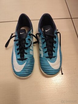 Veľ.34 halovky Nike
