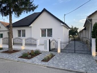 NA PREDAJ KOMPLETNE ZREKONŠTRUOVANÝ RODINNÝ DOM