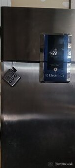 Predám prof. nerezovú gastro mrazničku Electrolux (700 l)