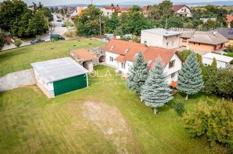 NA PREDAJ 2864m2 VEĽKÝ POZEMOK S RODINNÝM DOMOM | VSTUP Z DV